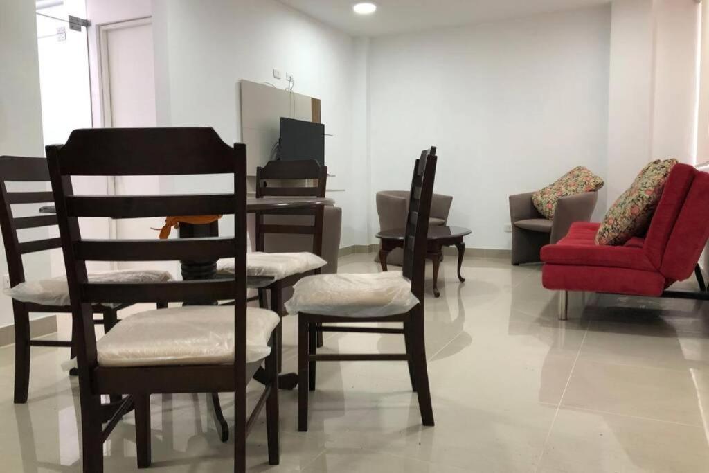 2- Amplio Departamento Remodelado En Miraflores Lima Extérieur photo